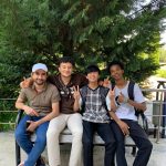 FOTO : Fajar ( Kedua dari kanan) bersama tiga temannya dari Yaman, Pakistan & Kamerun