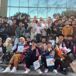 Foto : Fajar bersama rekan - rekannya dari Indonesia