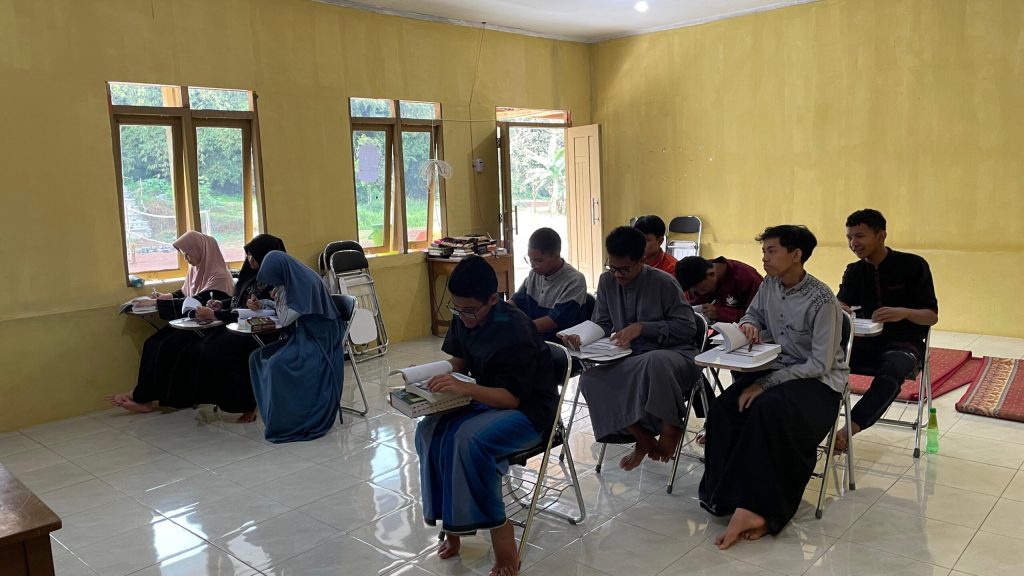 Suasana Kegiatan Karantina Para Calon Pelajar Ma'had Al-Azhar di Ciamis, Foto: Media Afwaja Center