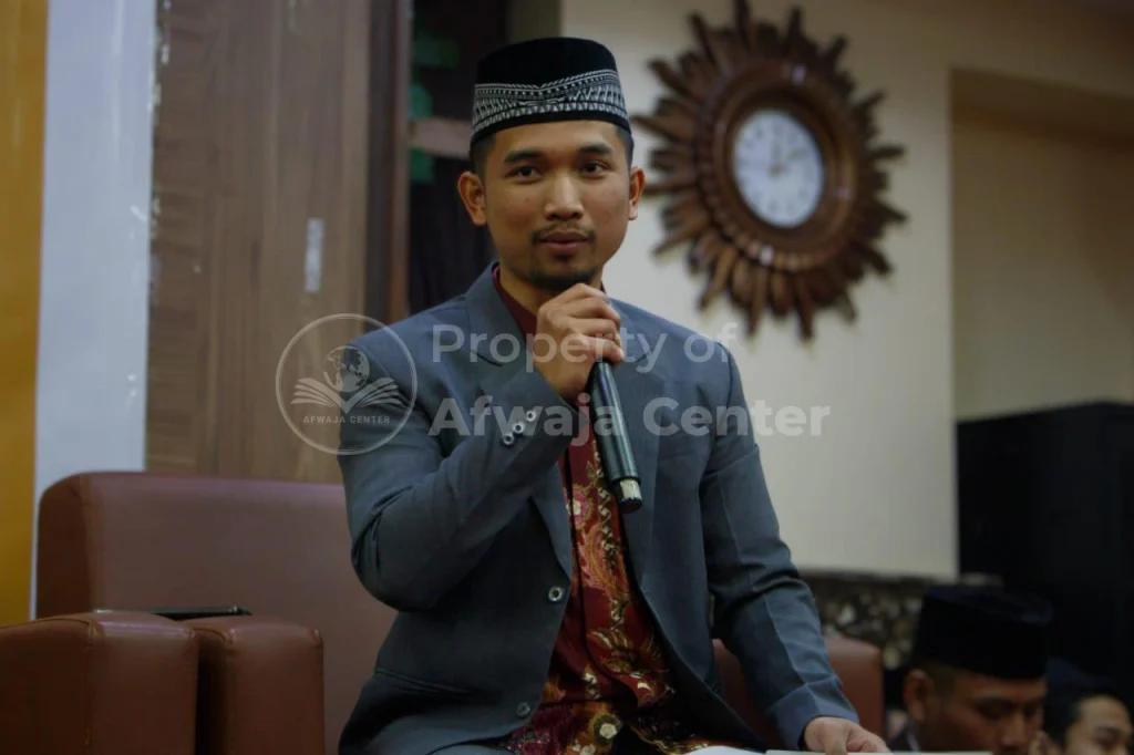 Ust. Yumna Ilahy, Lc. Memberikan Sambutan Pada Acara Pendeklarasian Asosiasi Lembaga Indonesia Ma'had (Aslima)