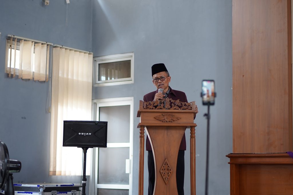 Pengasuh Afwaja Center saat memberikan pembekalan di pembukaan ujian tahdid mustawa, Foto: Dok.Afwaja