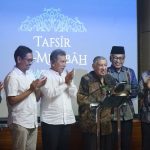 Prof. Quraish Shihab ketika sedang meluncurkan aplikasi Tafsir Al-Misbah, Foto:Instagram/quraishshihab