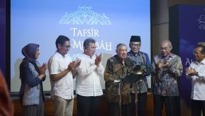 Prof. Quraish Shihab ketika sedang meluncurkan aplikasi Tafsir Al-Misbah, Foto:Instagram/quraishshihab