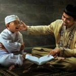 Seorang anak sedang belajar bersama gurunya, Foto: Istimewa
