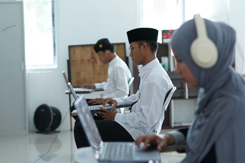 Dokumentasi kegiatan para santri di kelas, Foto: Istimewa