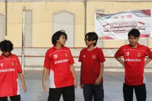 Santri Afwaja Center sedang berolahraga di lapangan Kairo, Foto: Dok.Afwaja
